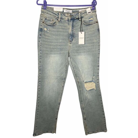 Judy Blue Jeans Women's Size 11/30 Light Blue Wash‎ Denim High Rise straight NEW - Picture 1 of 8